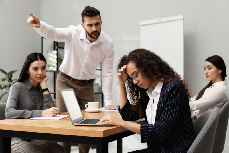 Harcèlement moral au travail : Guide juridique pour les victimes